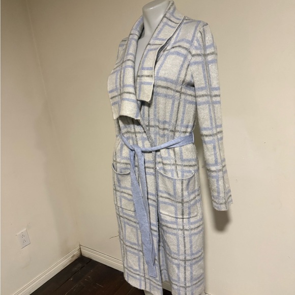 5/$50 London Kaye Cardigan - Picture 2 of 6